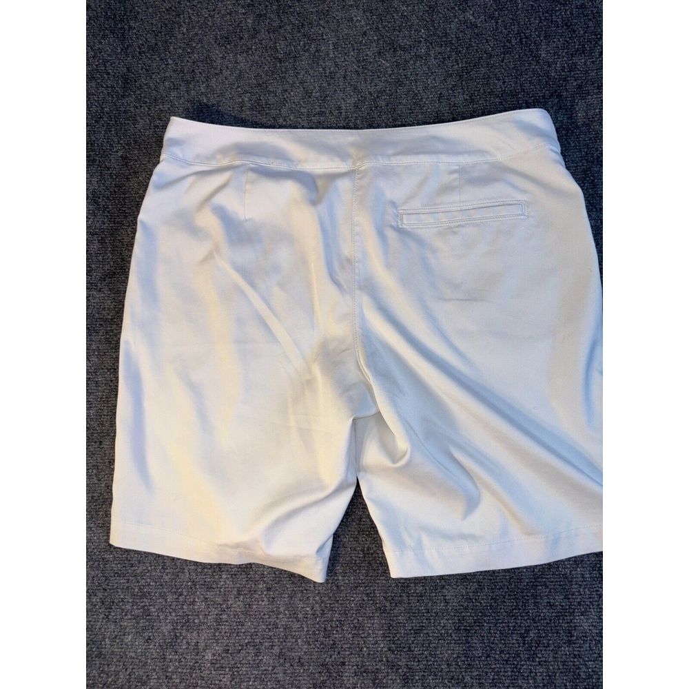 PGA TOUR Bermuda Shorts Women's Size 14 White Pockets Flat Front Regular Outdoor - Picture 2 of 5